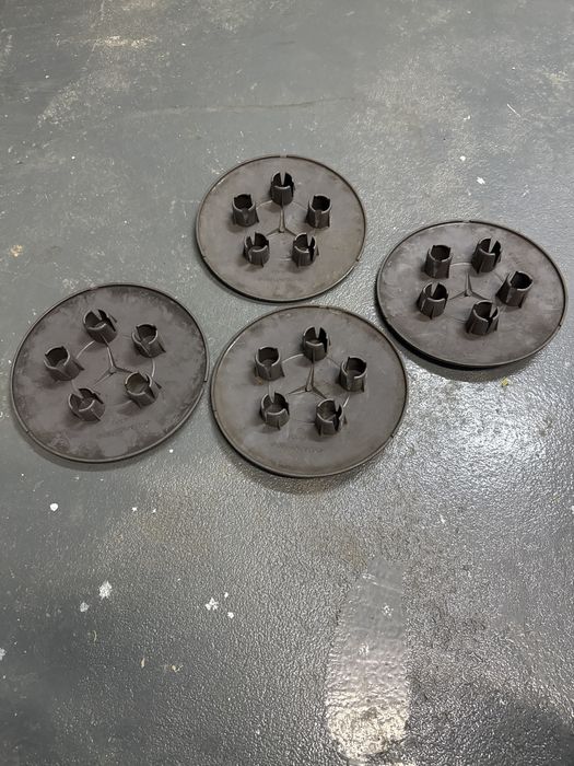 Dekielki Kołpaki na śruby Koła Mercedes