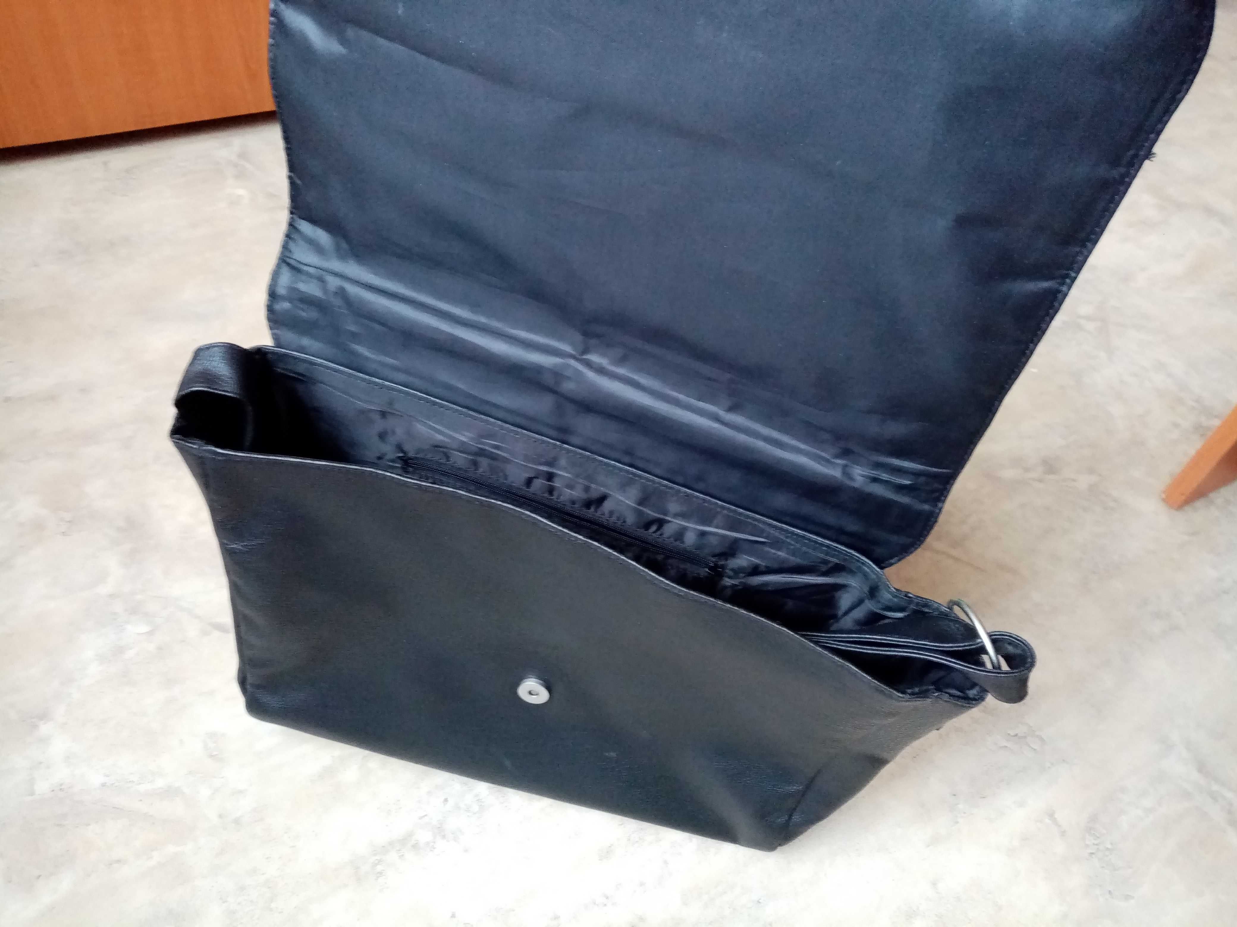 Torebka listonoszka na pasek długi szerokość 30 cm wysokość 35 cm