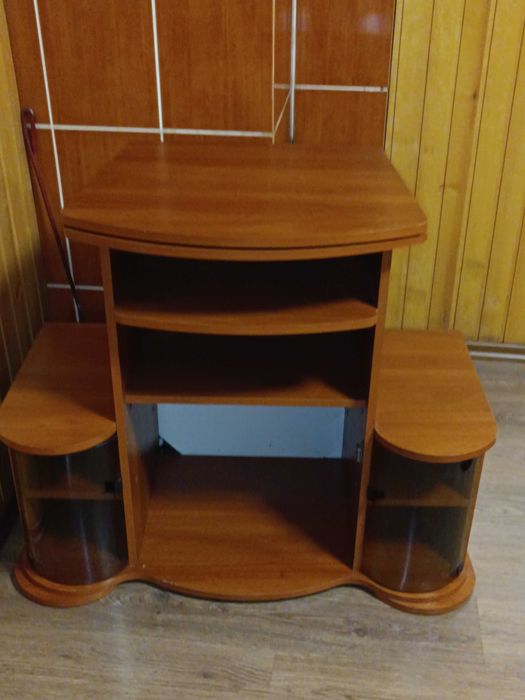 Тумбочка під телевізор