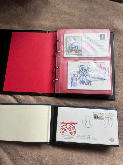 Альбомы с марками всего мира