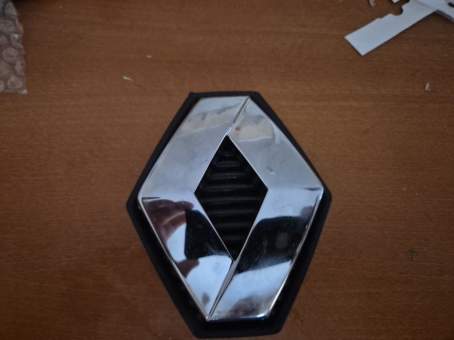 emblemat logo na przód Renault Megan Scenik 2