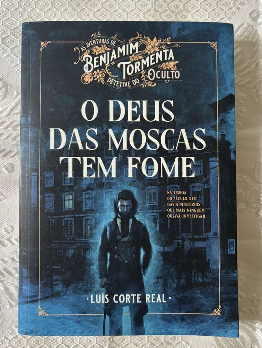 Livro "O deus das moscas tem fome"