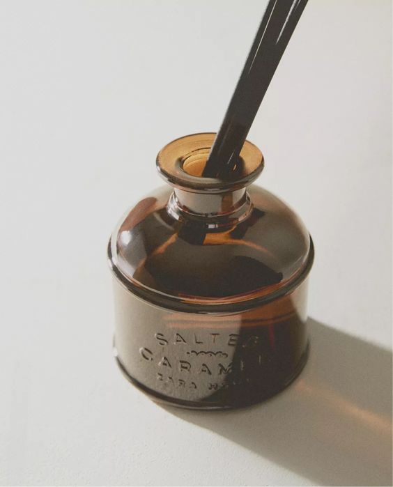 Aромадифузор Salted caramel від Zara Home чудово на подарунок