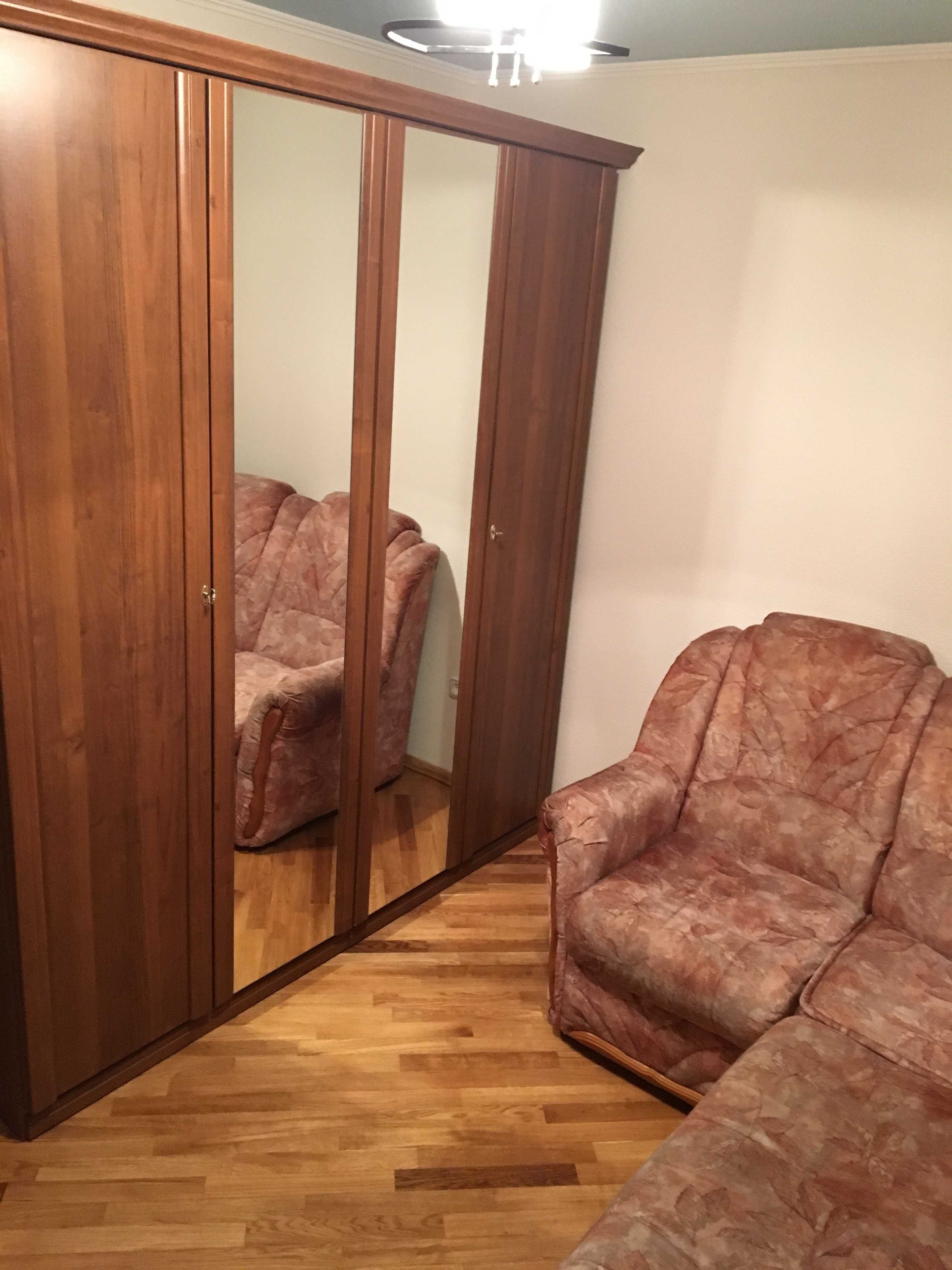Продам 4-комнатную квартиру 100 м², ул. Алексеевская 14Б