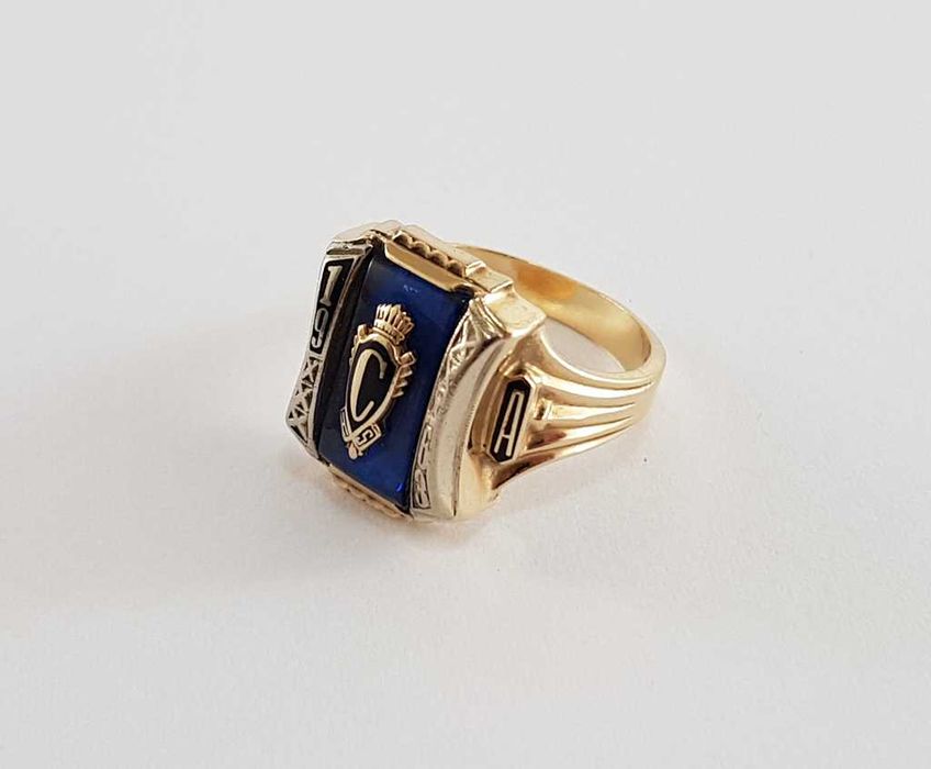 Złoty sygnet z herbem Królewskiej Akademii Sztuki - Rzadki