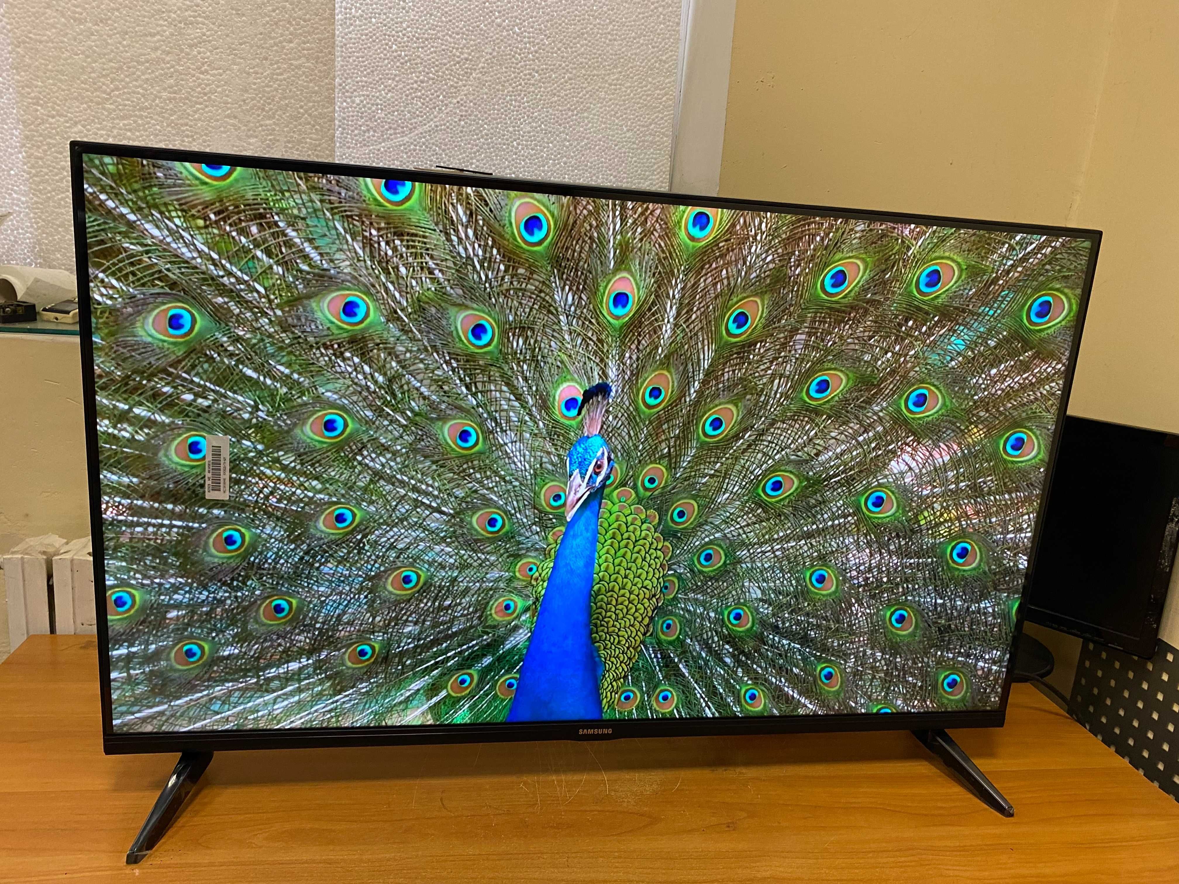 Телевизоры Samsung 4K Smart TV 42'' + LED подсветка в ПОДАРОК!