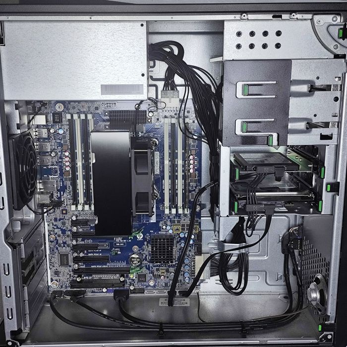 робоча станція HP Z440 Workstation