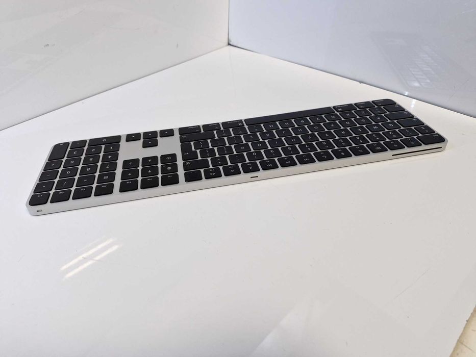 Oryginalna klawiatura APPLE Magic Keyboard z Touch ID