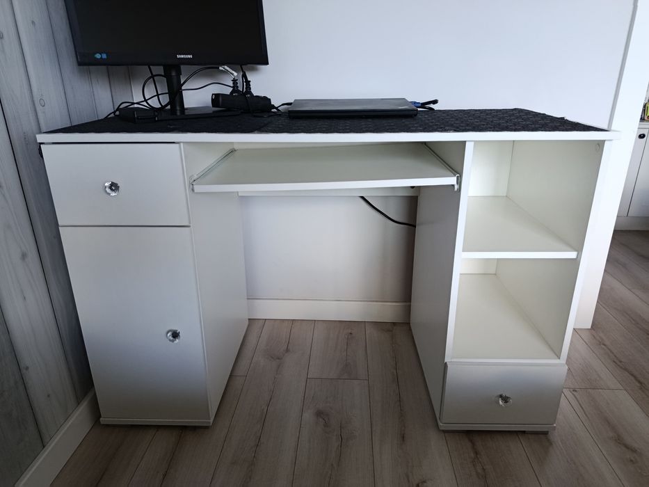 Białe biurko młodzieżowe/ dziecięce