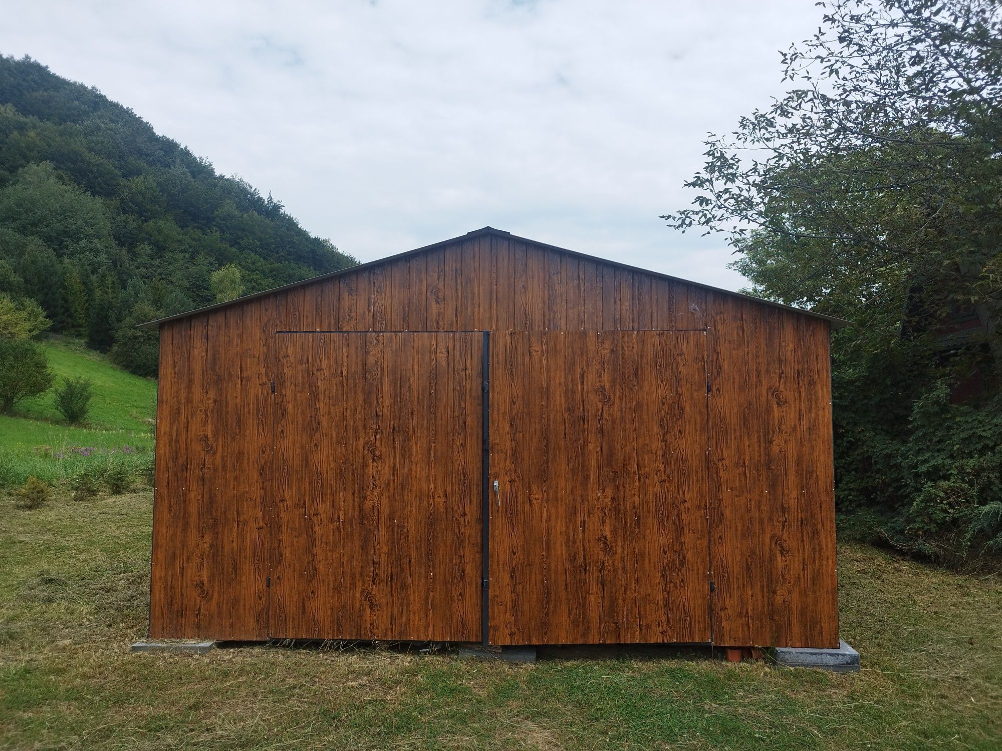 Garaż blaszany 4.5x6.5 m.