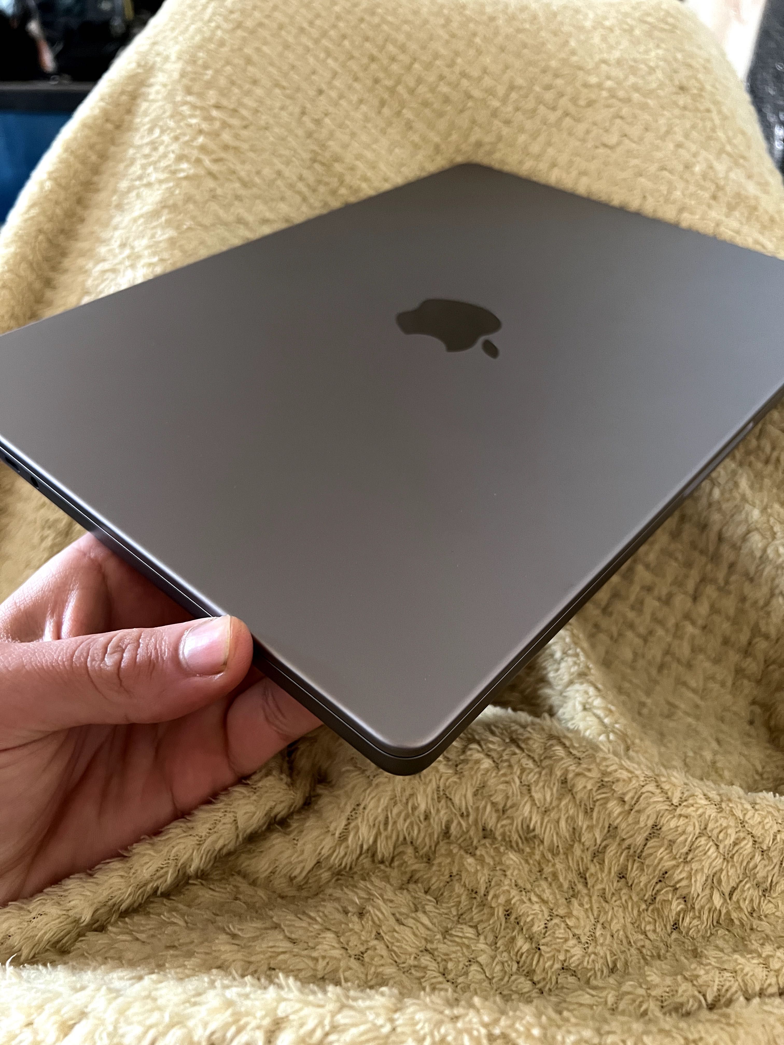 MacBook Pro 14 32gb 512gb