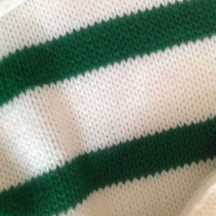 Светр в смужку  з горловиною