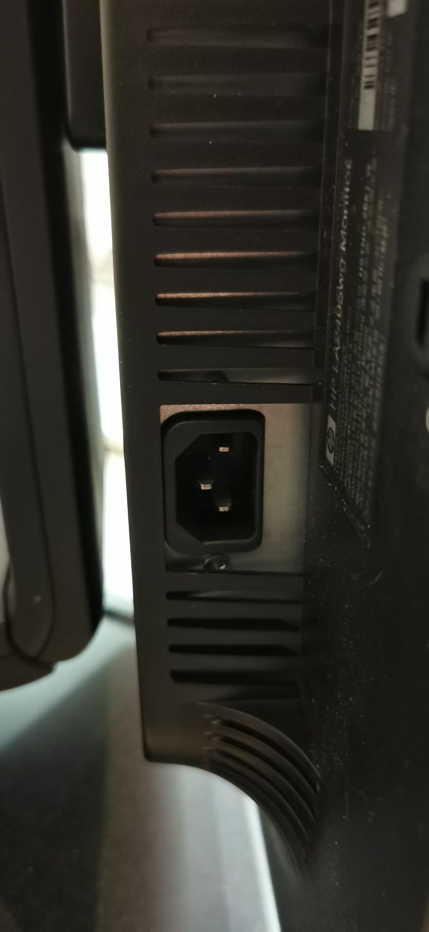 Monitor 24 całe HP Compaq LA2405wg