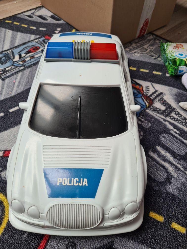 Duże auto policja dzwiek