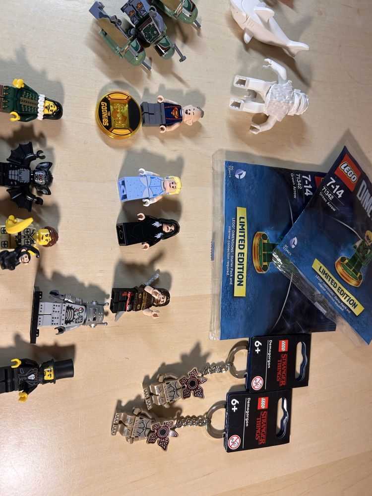 Lego Goonies figurka plus stojak Dimensions