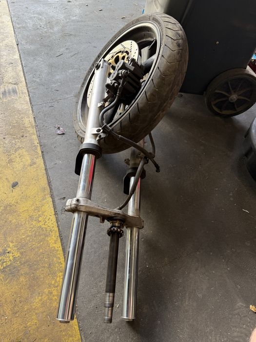 Suzuki Bandit GS600S lagi koło przód