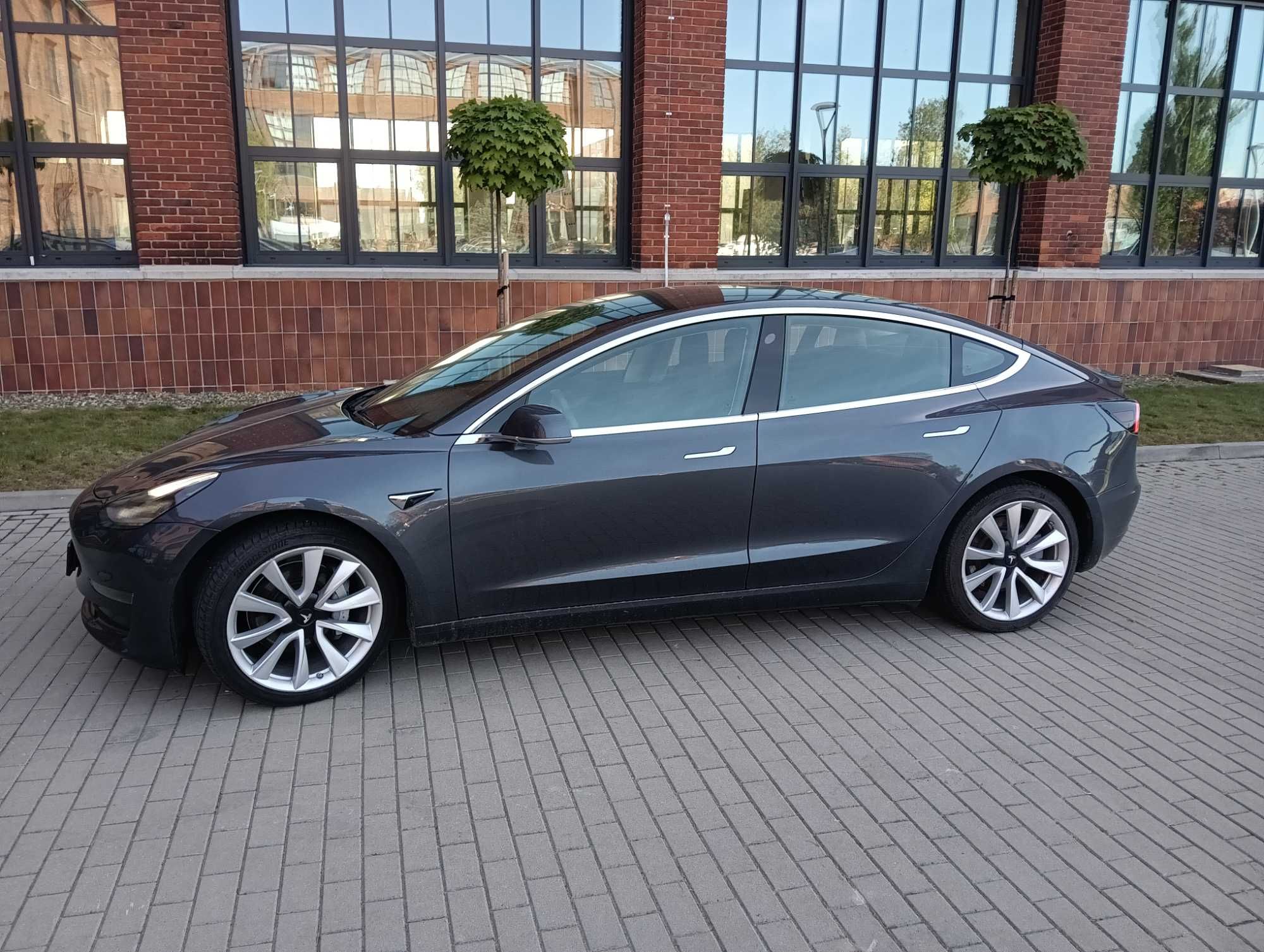 Tesla Model 3 463KM Stan idealny