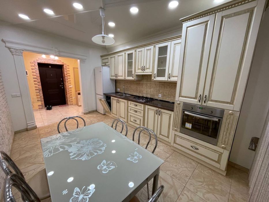 ШИКАРНА 2-кімVIPновобудГЕРОЇВ МАЙДАНУ(3хв до ТЦ ПРОСПЕКТ,Майдан)з 1.12