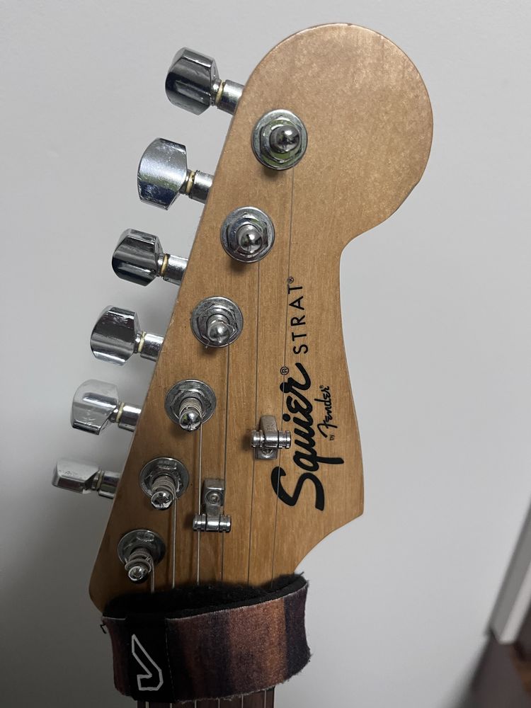Fender Squier Stratocaster com UPGRADES