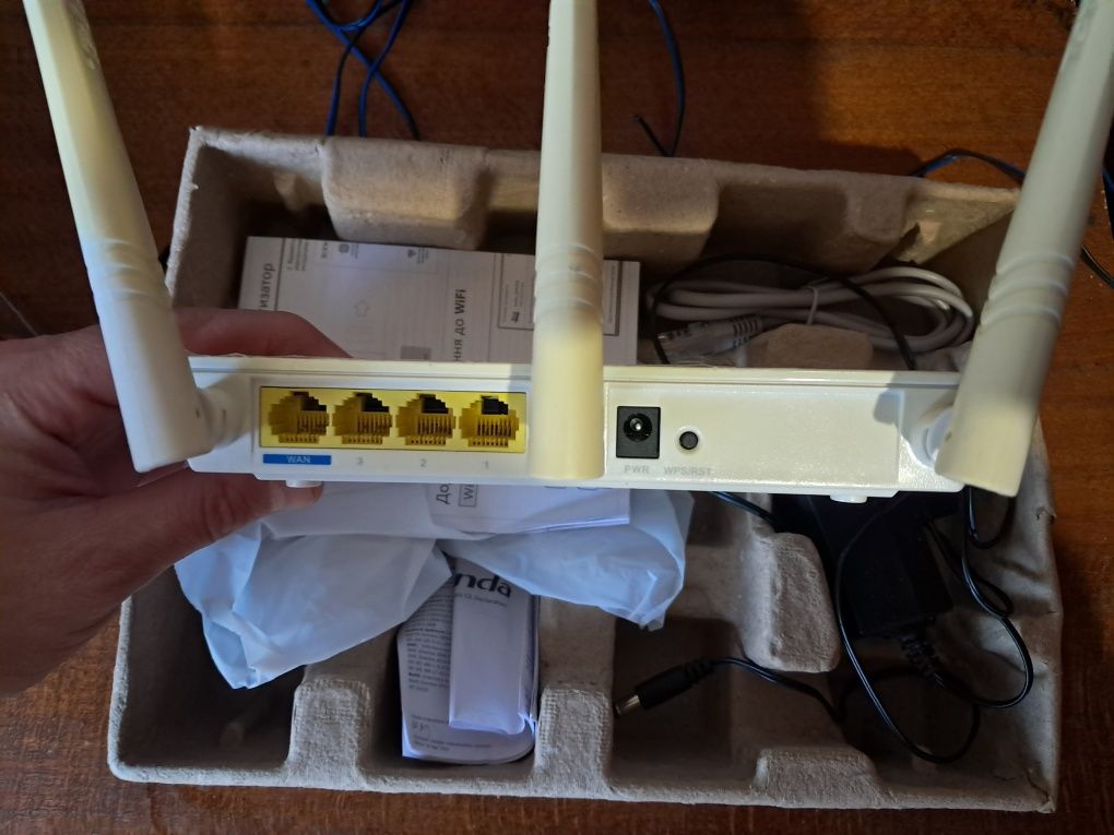 wi-fi роутер Tenda e300 / f3
