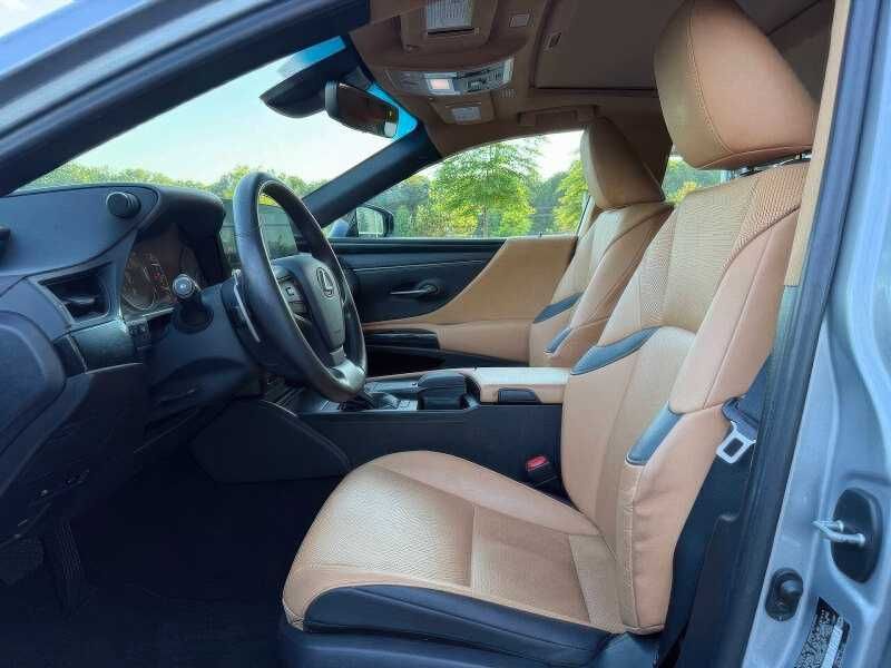 2022 Lexus ES 300h
