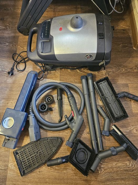 Парогениратор пароочиститель Италия с утюгом и гладильной доской