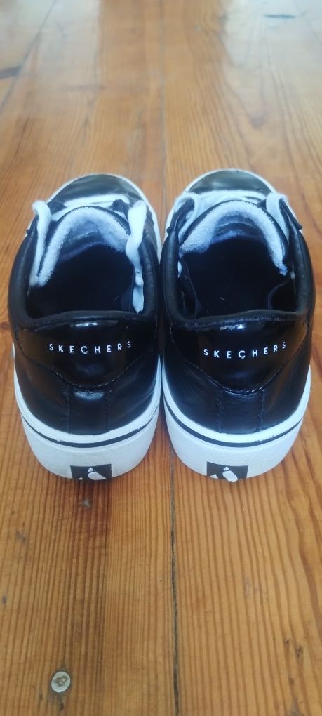 Кросівки шкіряні Skechers, 38(25).