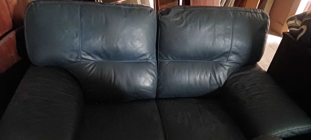 2 Sofás pele  2 lugares