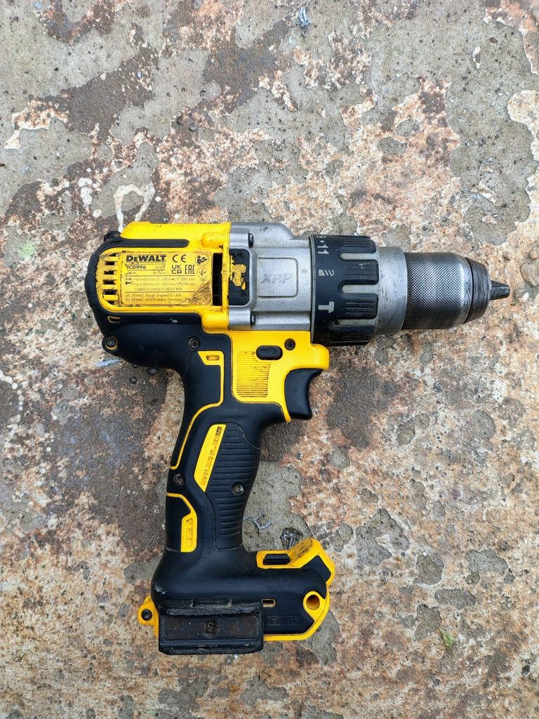 Wiertarko-wkrętarka akumulatorowa z udarem 18v DeWalt DCD996