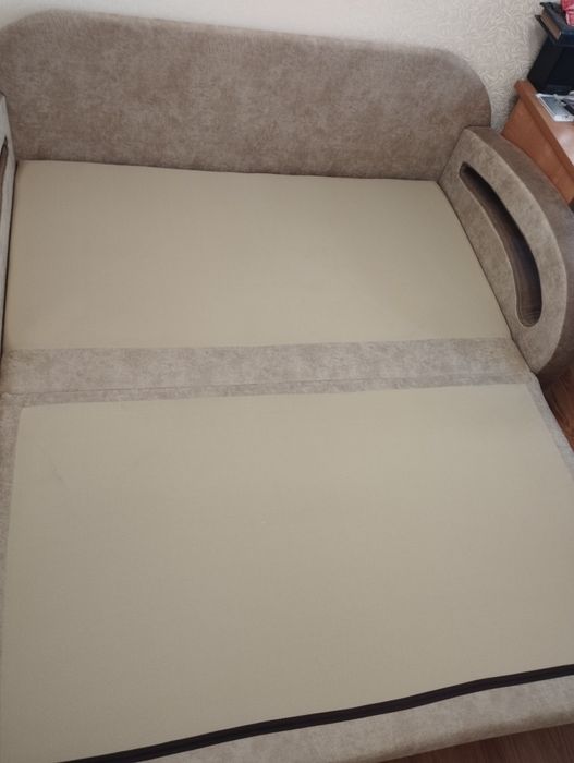 Ліжко  диван в гарному стані