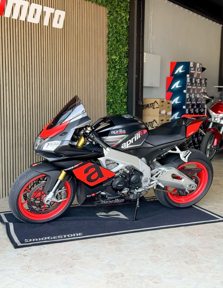 Aprilia RSV4 RR 2019