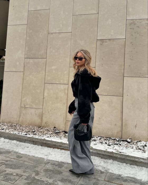 Шубка чорна та біла