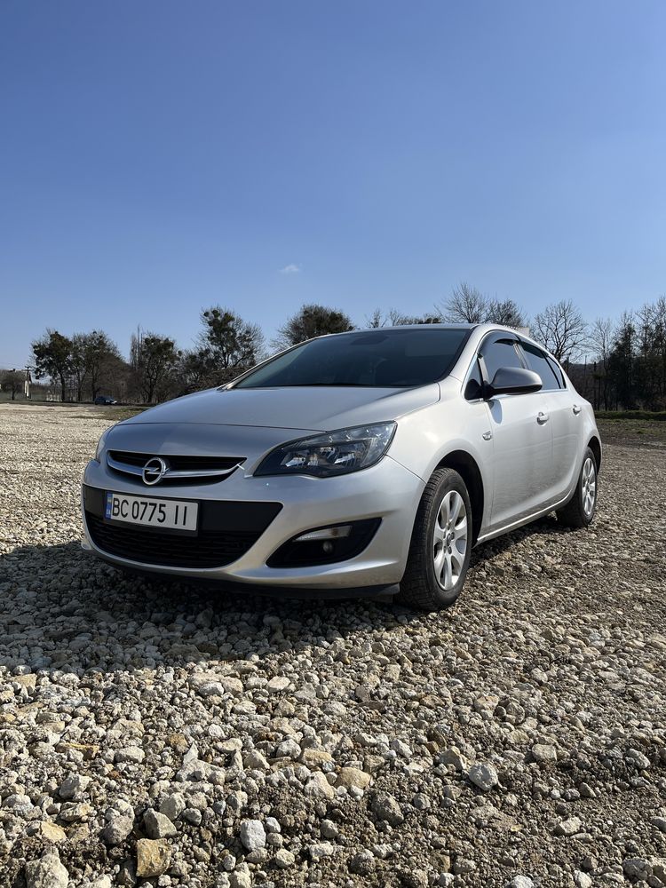 Продам Opel Astra J 2014 рік! 1.6 дизель