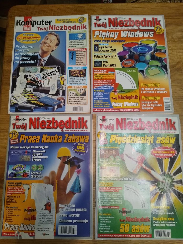 Extra Komputer Świat rocznik 2000 i 2001 oraz 2002 pięć gazet