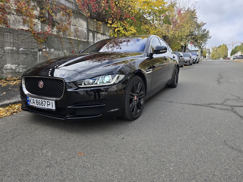 Jaguar xe 2.0 RWD