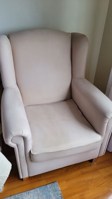 Poltrona de sala de estar em beje