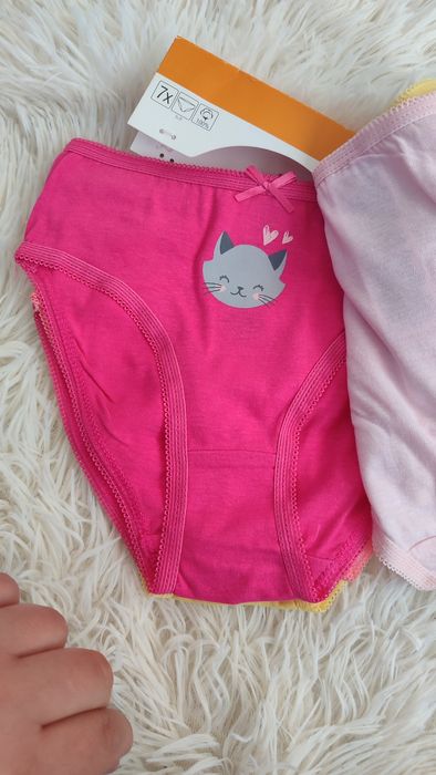 Nowe majteczki 110/116 dziewczęce 7pack