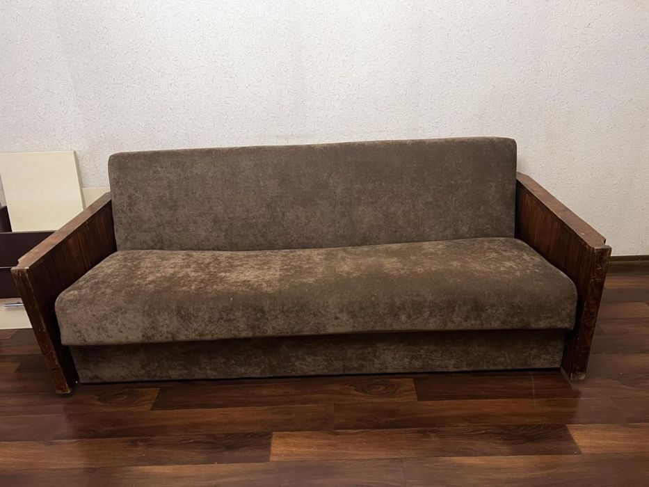Продам диван в гарному стані