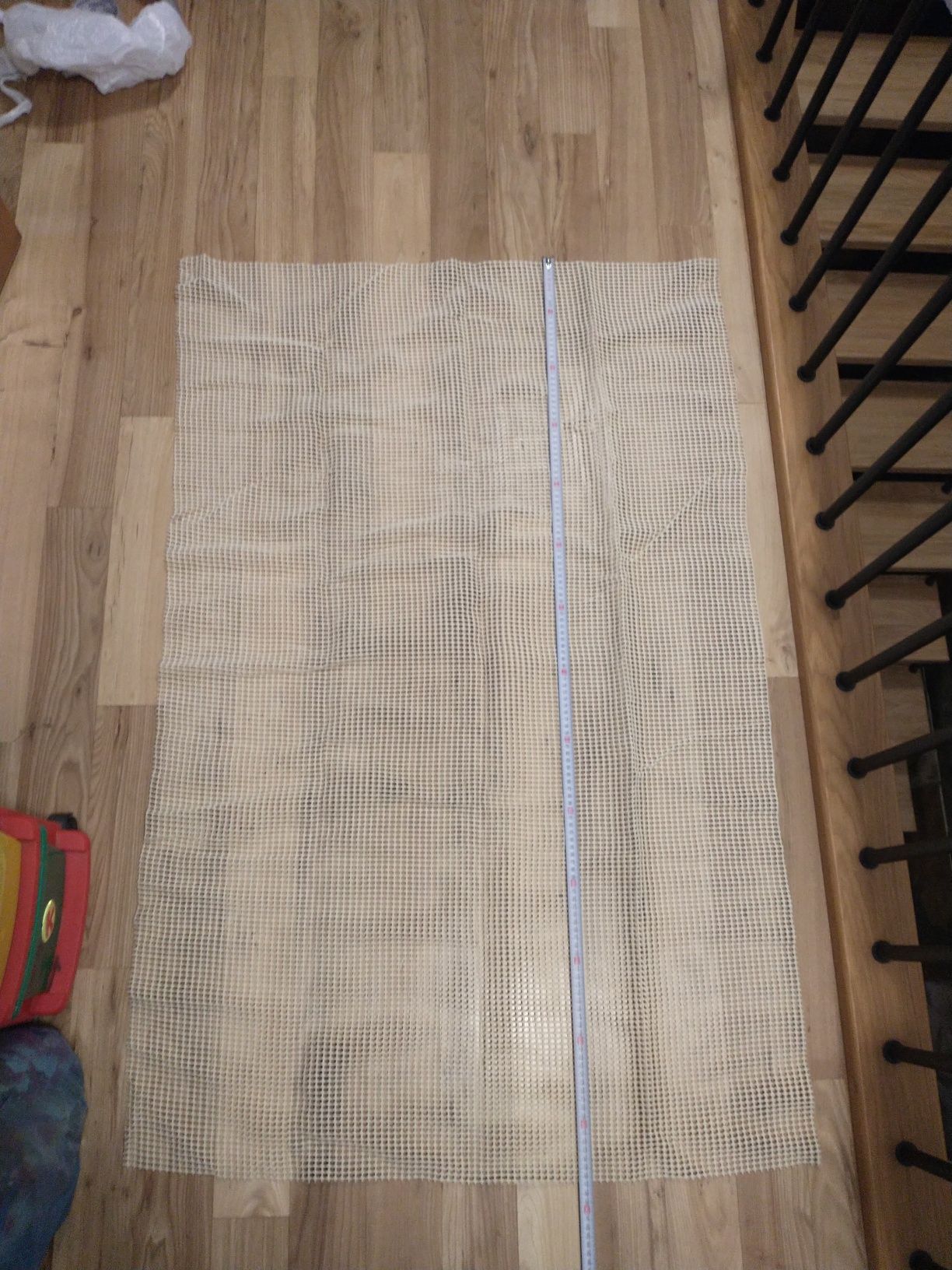 Maty antypoślizgowe pod dywany wykładziny gumowe