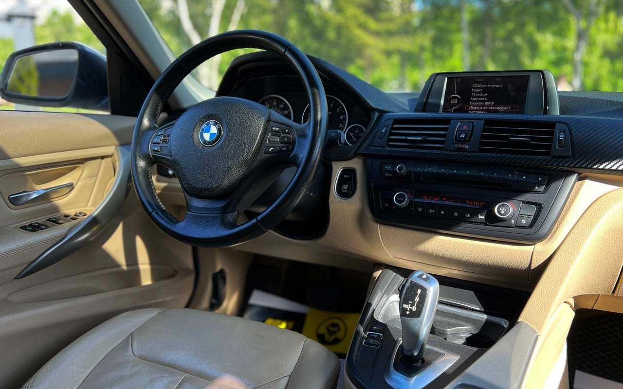 BMW 328і 2012 року