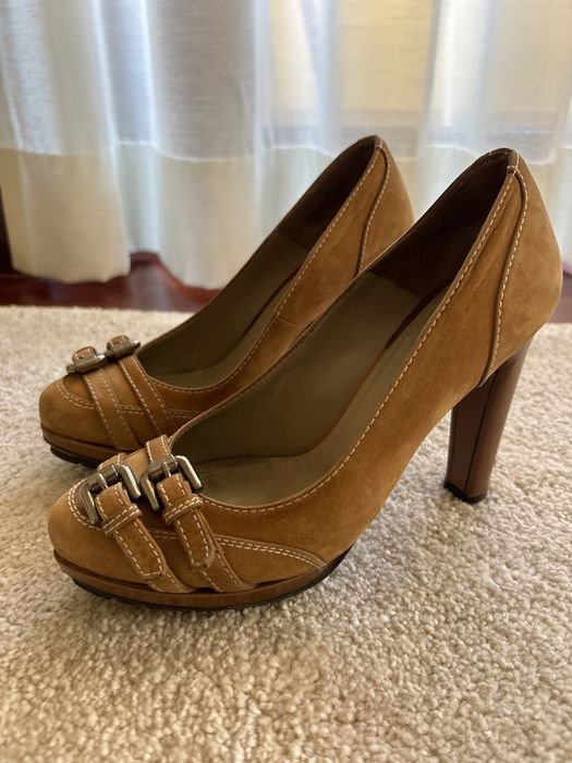 Sapatos italianos em camurça tam36