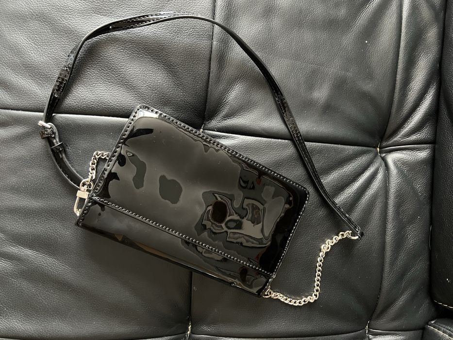 Guess oryginalna kopertowka z paskiem