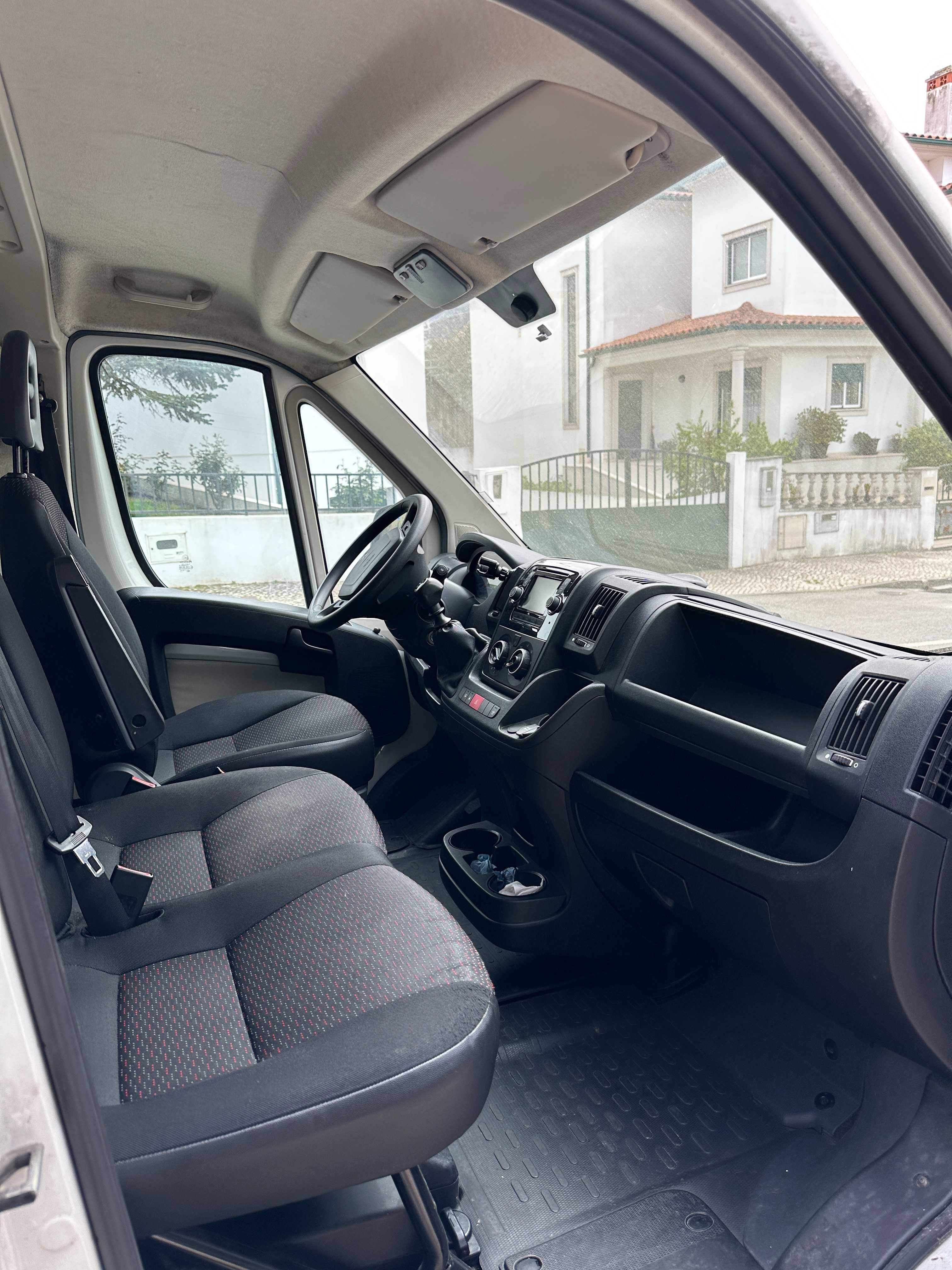 2017 Peugeot BOXER 2.0 BlueHDi 333 L3H2 Gasóleo 5 Portas Comercial/Van