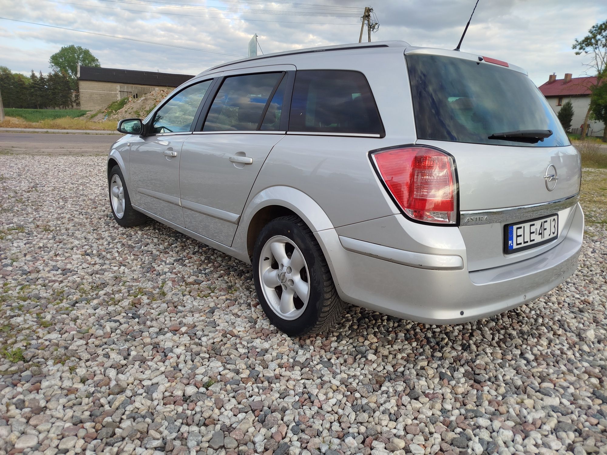 Bardzo ładna Astra H 1.9 diesel 2006 rok grzane fotele klima tempomat