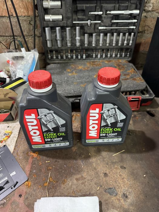Масло для вилки Motul Fork Oil Expert Light SAE 5W