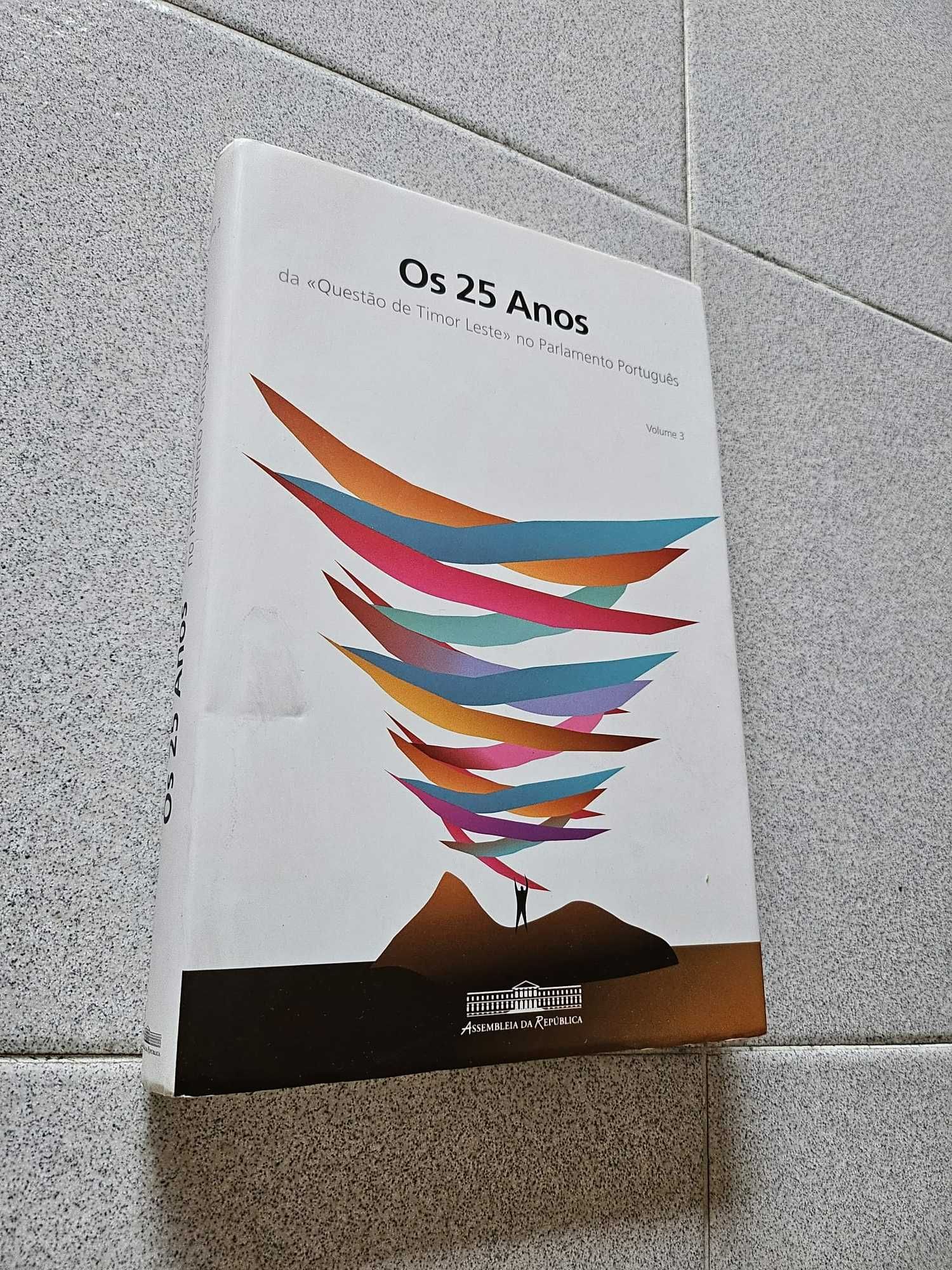 Livros sobre Timor (conjunto ou separado)