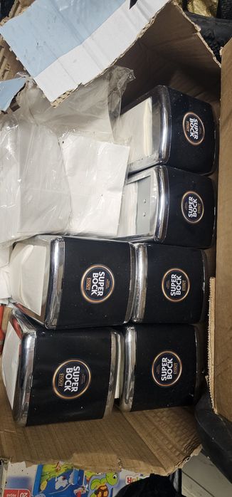 Vários materiais de restauração