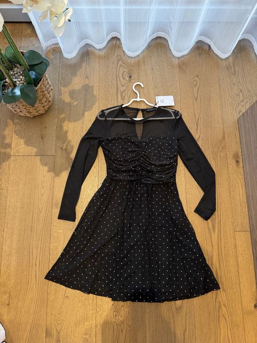 Sukienka czarna Mohito xxs z rękawem z cekinami kryształki koronka