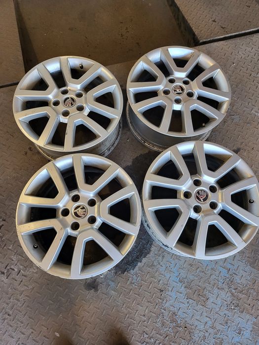 Alufelgi 17 Skoda Yeti Octavia II Octavia III Superb Vw 5x112 ET45