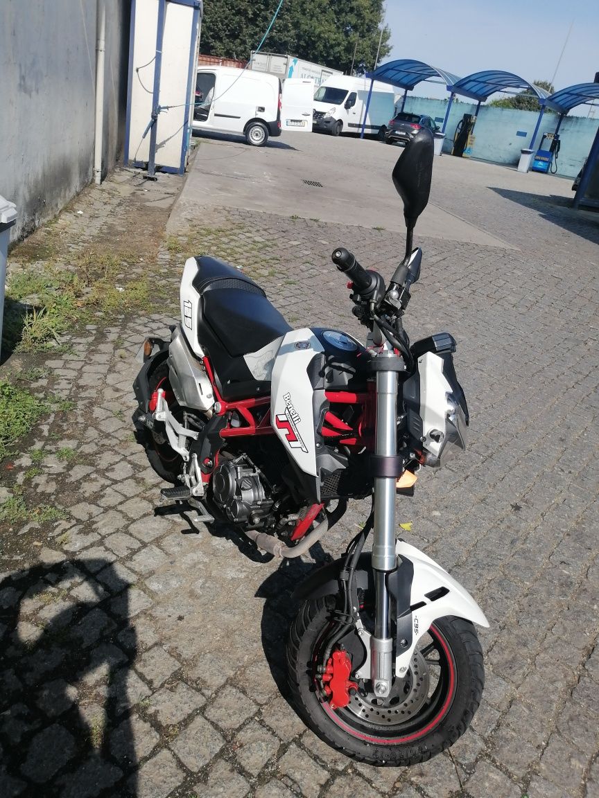 Moto Benelli TnT 125